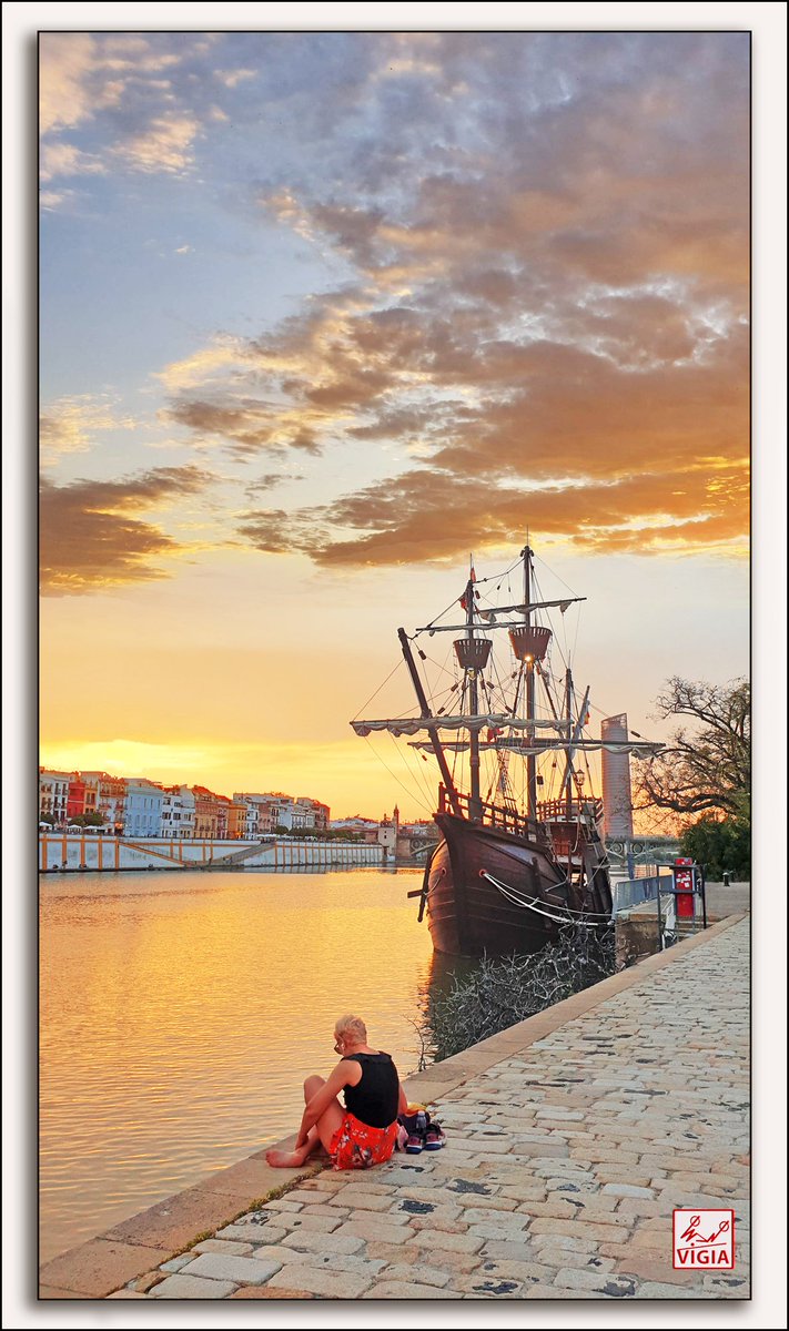 Atardecer en el muelle. #FelizMartes #Sevilla #Andalucía #Triana #Macarena #Andalucíahoy