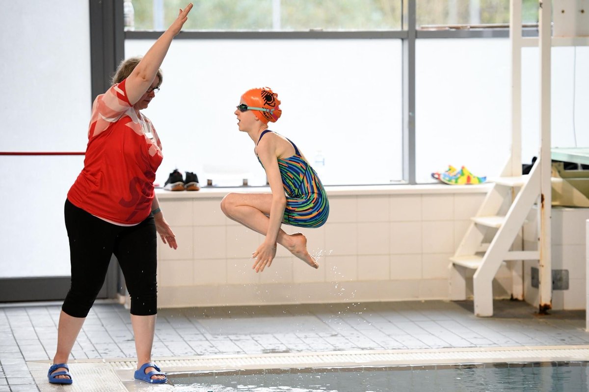 BBS in partnership with @_UKCoachinb and @Swim_England have created a bespoke e-learning course to give coaches at all levels more confidence in helping those who are blind or partially sighted pursue swimming as a hobby or career. 🏊 Find out more: ukcoaching.org/courses/learn-…