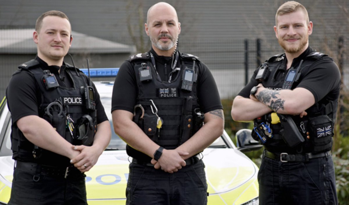 Well deserved - @ThamesVP officers who detained violent and heavily armed robbers win bravery awards orlo.uk/jRs8F