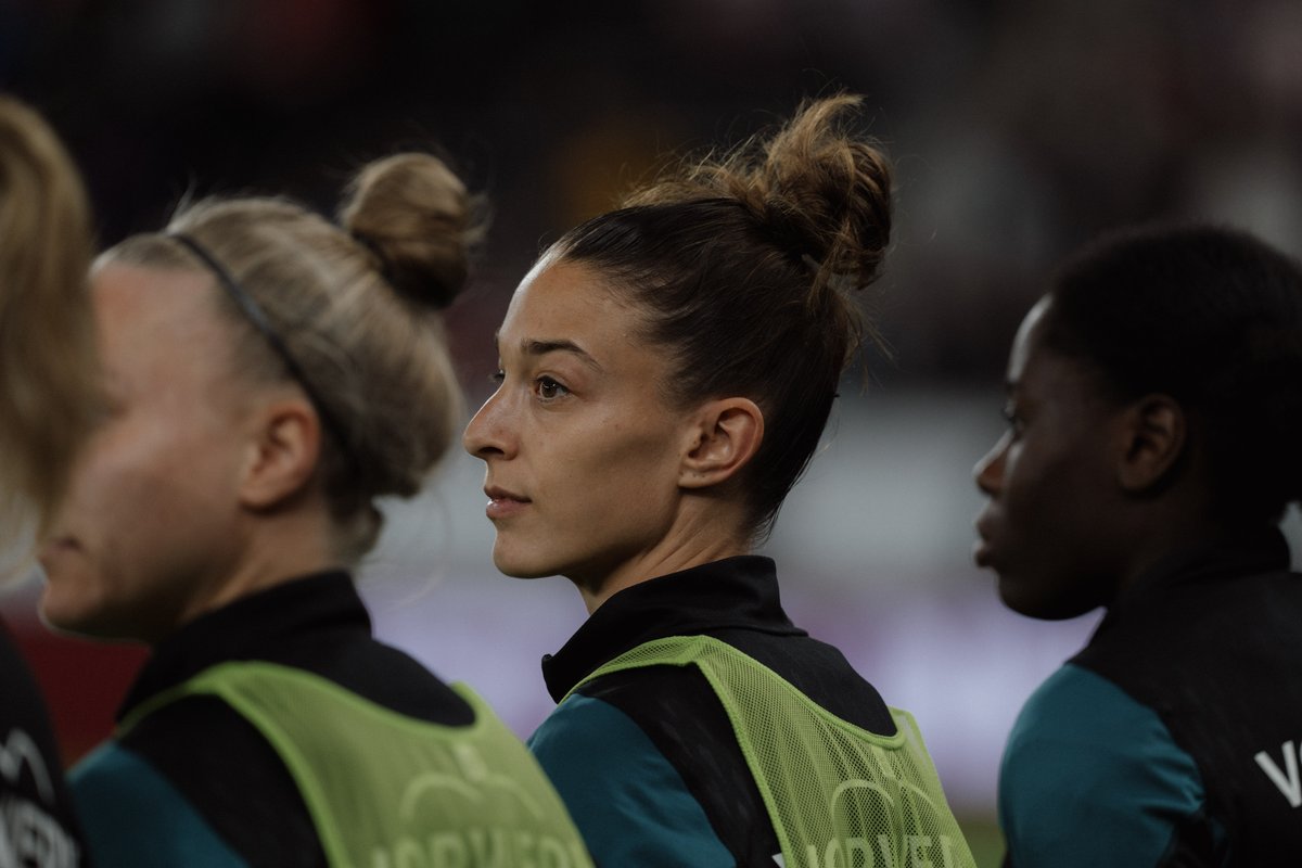 2️⃣8️⃣🎈 Happy Birthday, Feli! 🖤❤️💛 WIR #IMTEAM 🇩🇪 📸 DFB/Sofieke van Bilsen