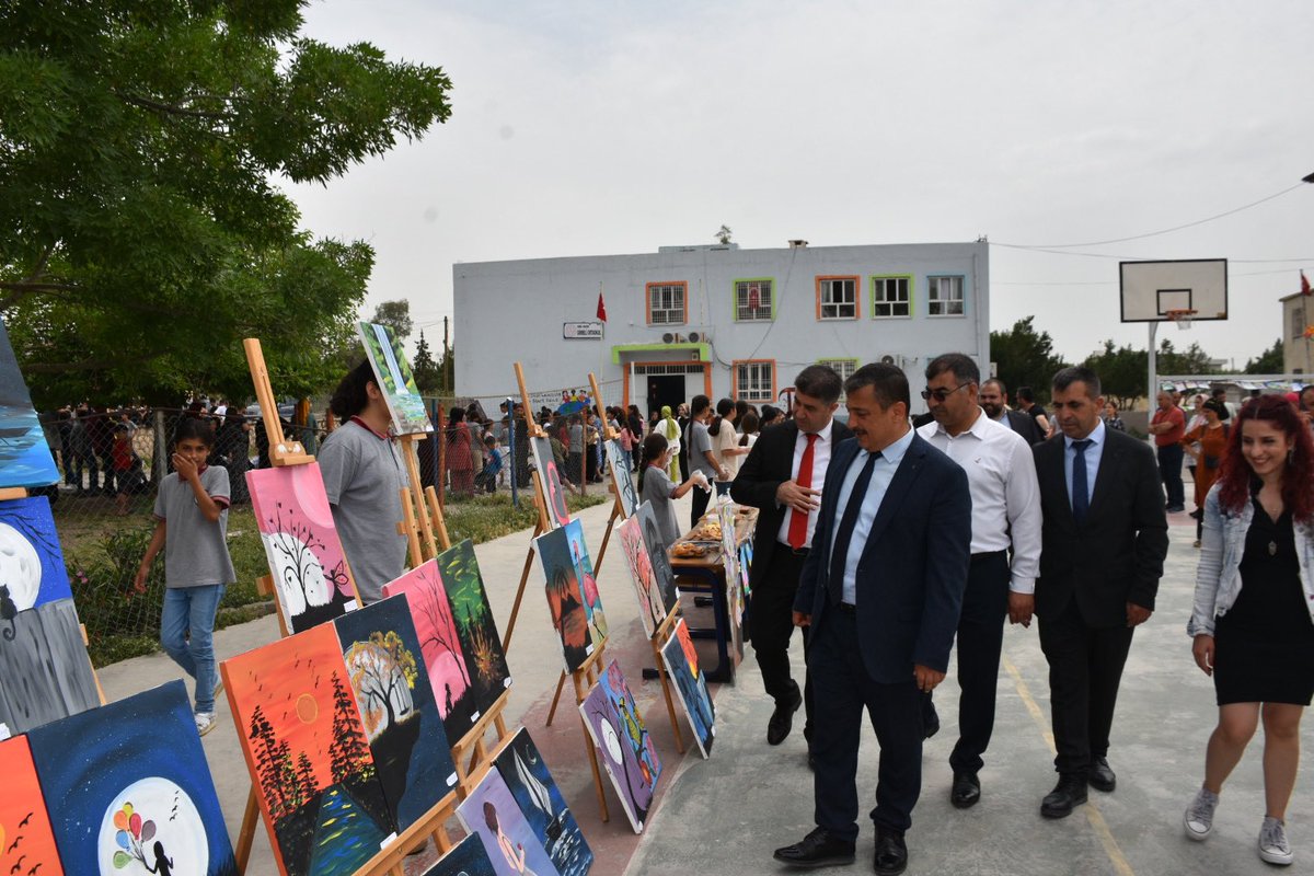 📌Nusaybin Girmeli Ortaokulunda 'Yıl Sonu Sergisi'nin açılışı yapıldı. İlçe Milli Eğitim Müdürümüz sayın Ümit ÇETİN tarafından gerçekleştirilen açılışa;  okul müdürlerimiz, velilerimiz, öğrenci ve öğretmenlerimiz katılım sağladı. Açılış kurdelesinin kesilmesinin ardından,…