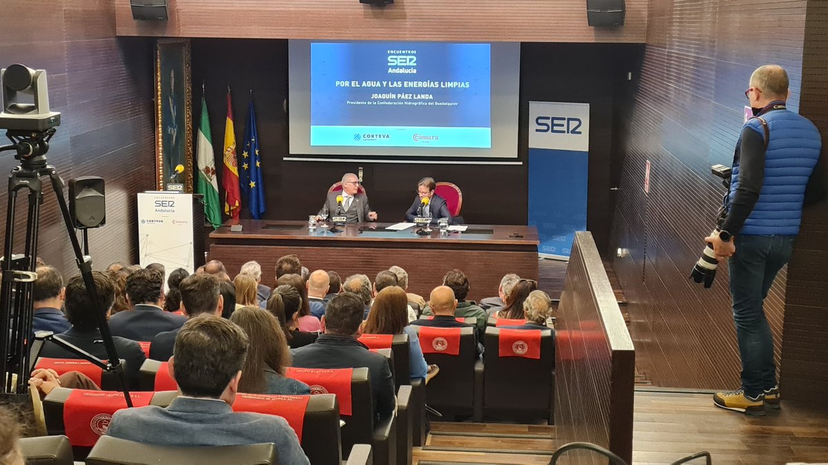 📌 El delegado @PedroFdezGob asiste al encuentro 📻 @La_SER #Andalucía 💧 'Por el agua y las energías limpias' con el presidente @CHGuadalquivir