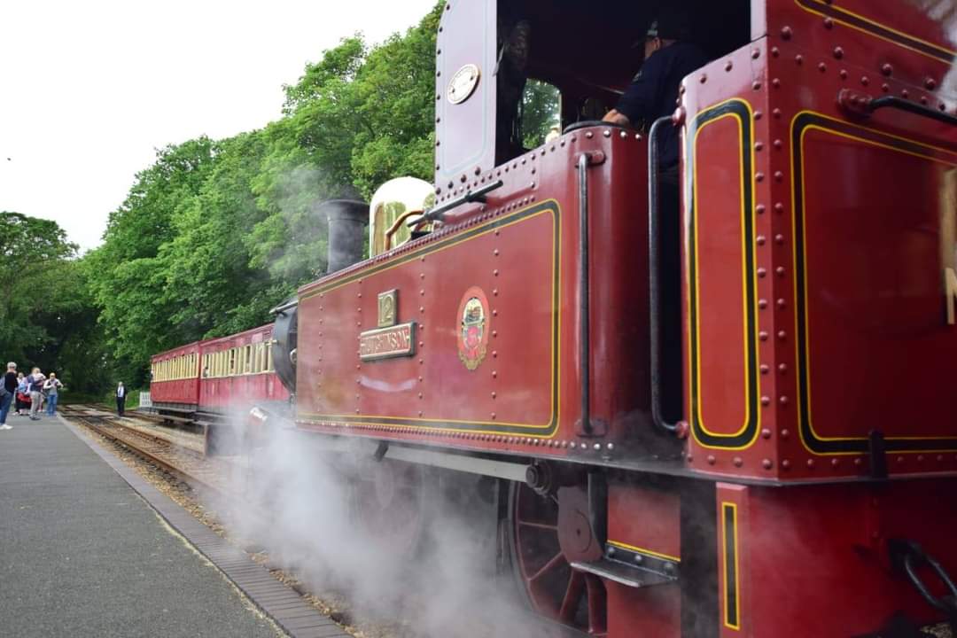 Arriving with the 11.50am ex-Douglas back in July of 2019, No.12 𝘏𝘶𝘵𝘤𝘩𝘪𝘯𝘴𝘰𝘯of 1908; there is no service on the railway today but trains will resume tomorrow #iomrailway #heritage #steam #nostalgia #greatphoto #Castletown #placetobe #IsleofMan #Hutchinson #IMR150