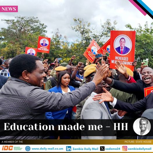 President Hakainde Hichilema yesterday charmed students of Kapasa Makasa University (KMU) in Chinsali with his life story of education being part of his becoming President before heading to Nakonde, where he thanked voters for electing him. Read more: shorturl.at/sGLNT