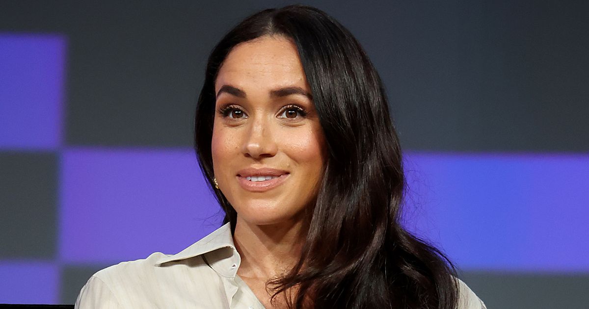 Meghan Markle 'wants to discover her roots' as she snubs UK for Nigeria trip mirror.co.uk/3am/us-celebri…