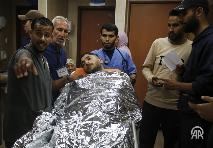 Mueren siete #palestinos más en una serie de ataques aéreos de #Israel contra #Gaza. v.aa.com.tr/3206000