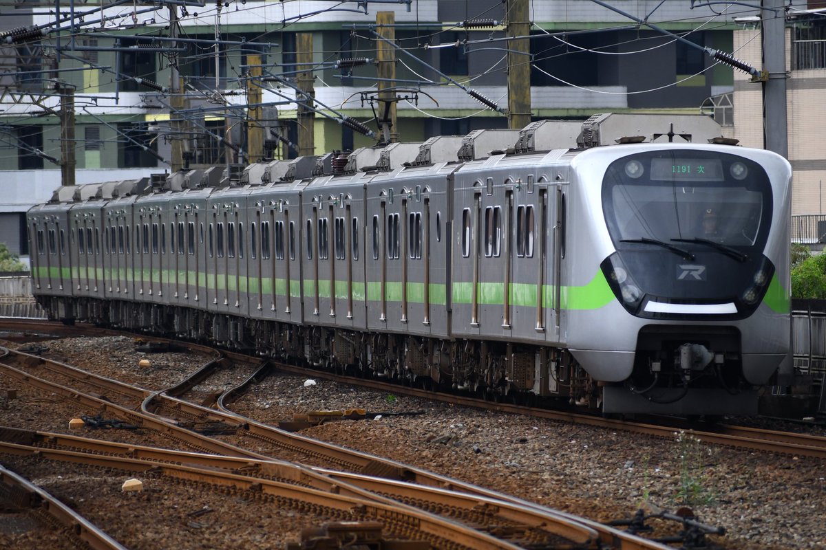 通勤車もバラエティ豊かで撮っていて楽しかったです