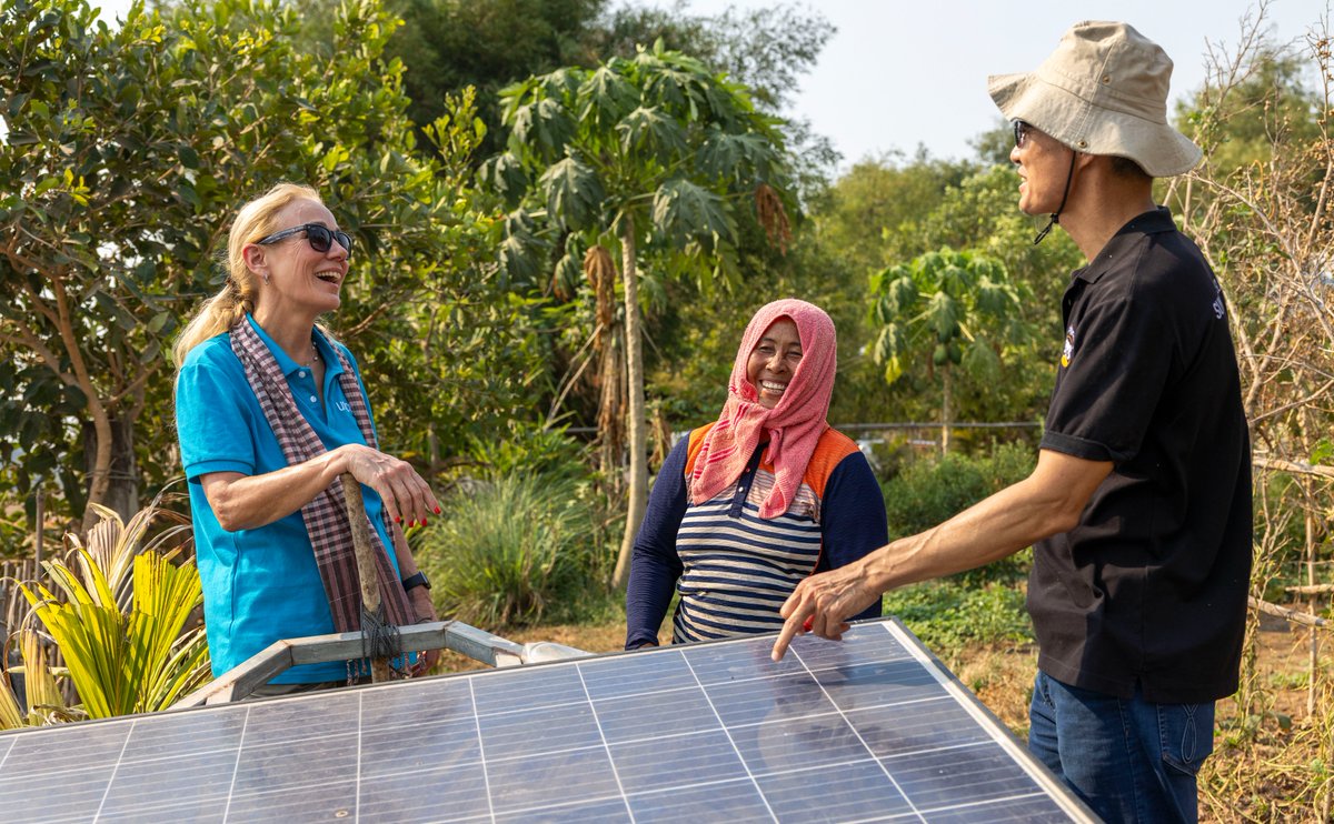 During her visit to Cambodia, @UNICEF Deputy ED @KittyvdHeijden met Cambodian families fighting #climatechange with solar power. ☀️💡Their vision: a greener future. 🌎 Join us and the #GreenRising initiative to build a brighter future #foreverychild! ​💙