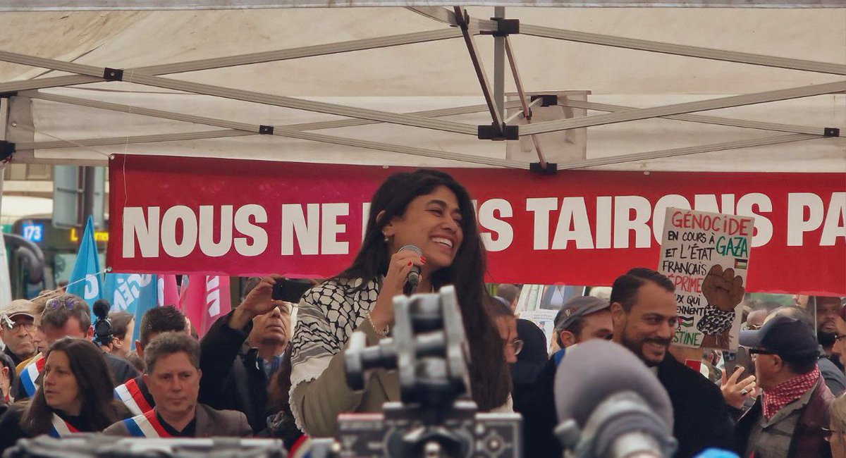 ✊Présent aux côtés des militants politiques, syndicaux, associatifs, venus nombreux soutenir @MathildePanot et @RimaHas face à leur convocation inique. Solidarité et camaraderie au rendez-vous. Il est urgent de bâtir un front de tous les démocrates en défense des libertés. Ce…