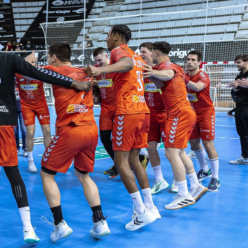 BmHuesca's tweet photo. ๐ค ๐ฉ๐ผ๐น๐๐ฒ๐ฟ๐ฒ๐บ๐ผ๐ ๐ฎ ๐๐ฒ๐ฟ ๐ฒ๐๐๐ฎ ๐ถ๐บ๐ฎ๐ด๐ฒ๐ป ๐ฒ๐น ๐ฉ๐ถ๐ฒ๐ฟ๐ป๐ฒ๐ ๐๐ฟ๐ฎ๐ ๐ฒ๐น ๐๐ฎ๐ฑ๐ฎ ๐๐๐ฒ๐๐ฐ๐ฎ - @CDBidasoaIrun โ๏ธ
#BadaHuesca #HuescaLaMagia #LigaPlenitude #ASOBAL #HCABID #Balonmamo #Handball https://t.co/aPSPq1y9Mq