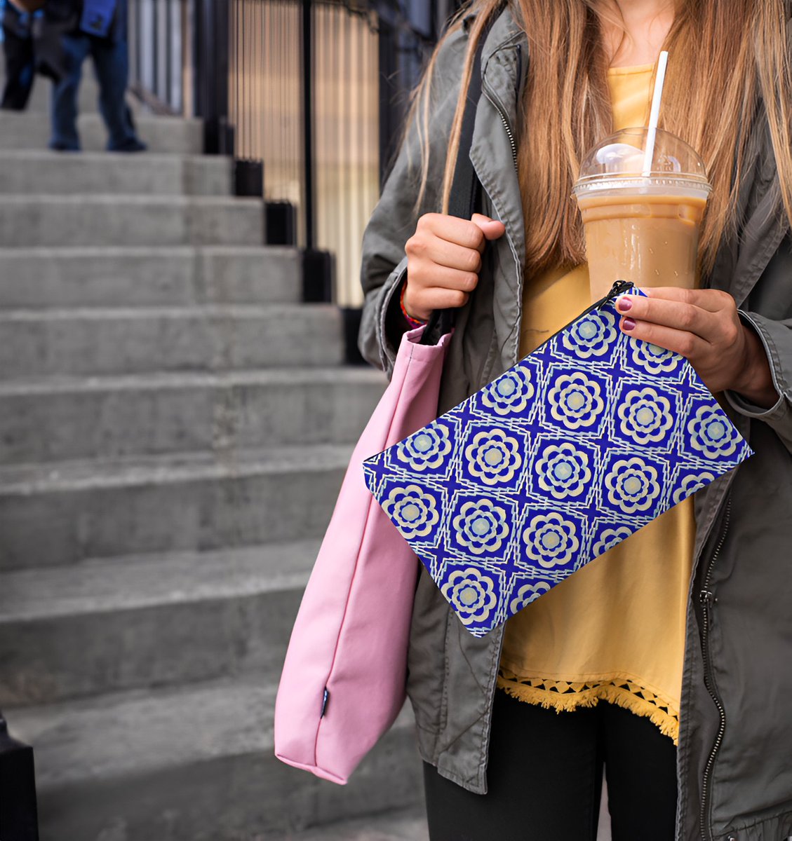 Save 25% with code SAVEBIGTODAY - Seamless Kaleidoscope Blue White Student Artists Accessory Pouch zazzle.com/seamless_kalei… #school #Students #pouch #Accessories #Stationery #pencils #markers #organizer #highlighters #pencilbag #bag #pencase