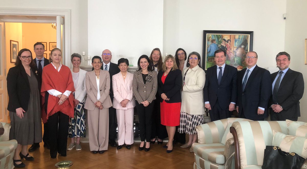 🇮🇹 Amb @DeboraLepre met HR for disarmament @INakamitsu today with many distinguished colleagues and #IGC to discuss #GenderEquality. Together to push forward on women’s right and #WomenEmpowerment within 🇺🇳 Vienna based organizations. #INTGenderChampions