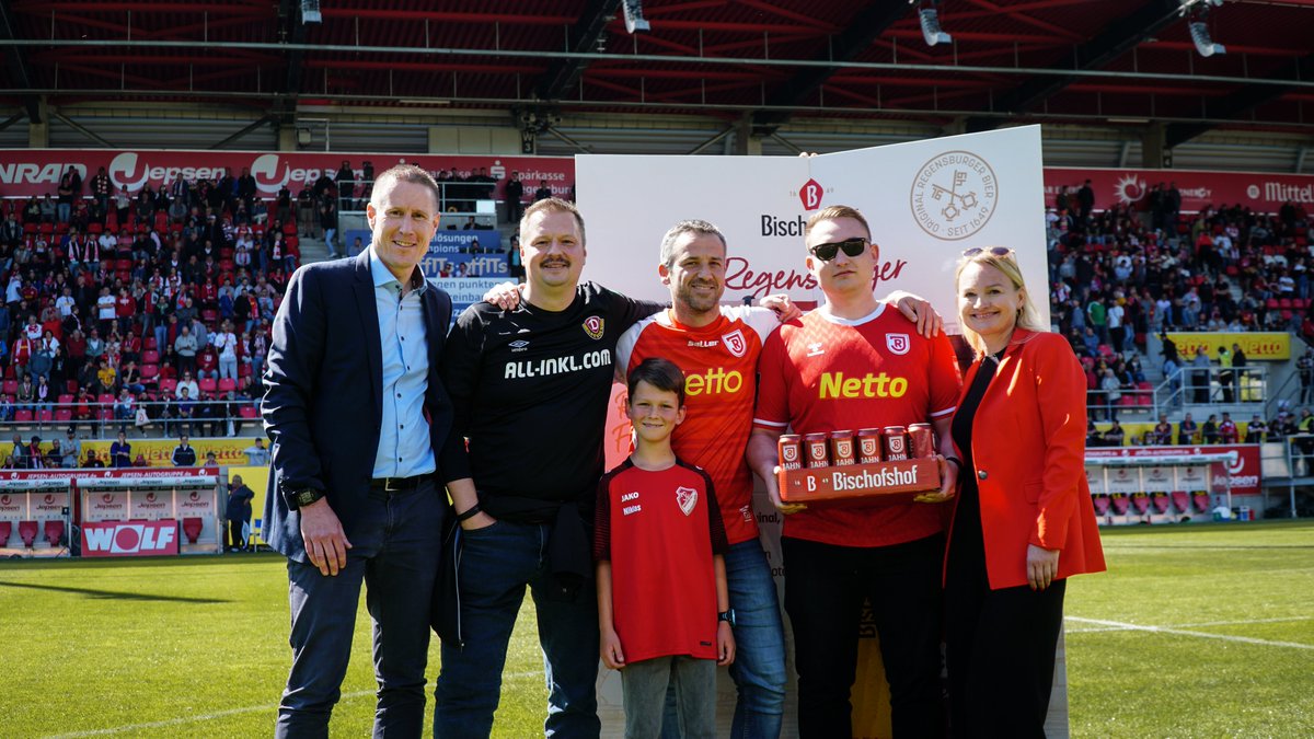 𝗦𝗽𝗶𝗲𝗹𝘁𝗮𝗴𝘀𝗽𝗮𝗿𝘁𝗻𝗲𝗿 Bischofshof beim Heimspiel gegen @DynamoDresden 🍻♥️ Jahn Superior Partner Brauerei Bischofshof war mit verschiedenen Aktionen vor & im Jahnstadion Regensburg im Rahmen seiner Spieltagspartnerschaft vor Ort. #miaspuinfiaeich