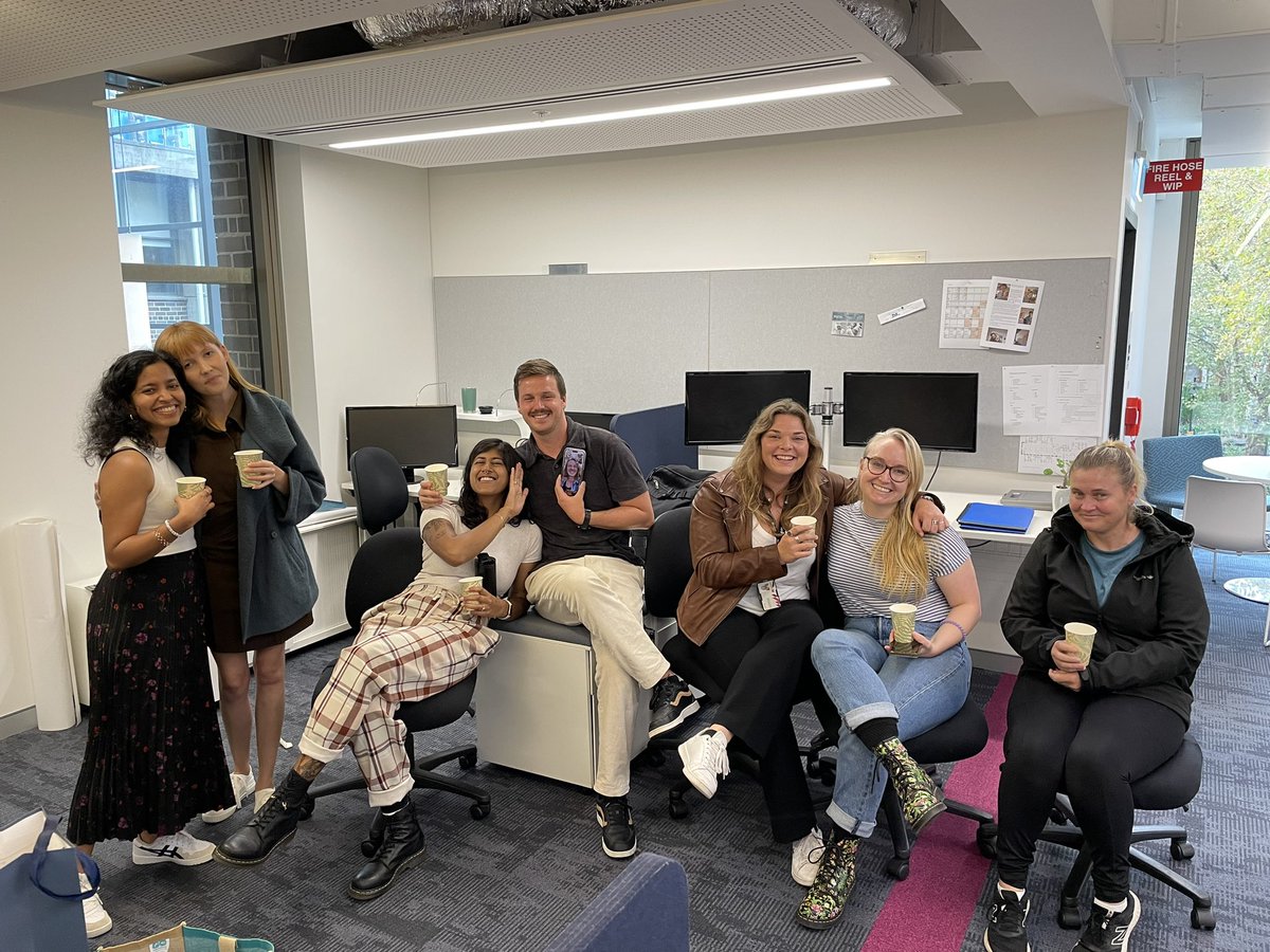 A day of celebrations! Congratulations to @AnjGopakumar who submitted her PhD thesis! Anjali has been studying the ecosystem functions of coastal saltmarsh in Italy with <a href="/laura_airoldi/">laura airoldi</a> and Australia with me. 🥂🍾🎊 lots of support from the lovely ACES labettes!
