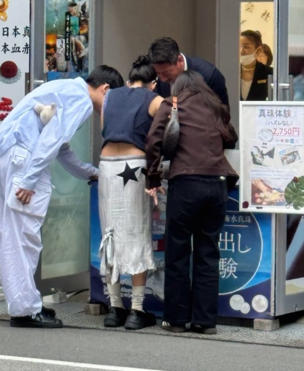 📸 240430 #JENNIE spotted in Sensō-ji Temple earlier today