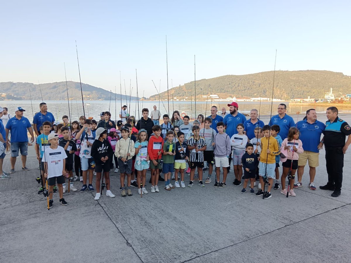 🎣Todo preparado para las V Jornadas de Pesca Infantil que organizamos en el #puertodeFerrol con la colaboración de #RiomarFerrol. 
🗓️Será el 25 de mayo en el espigón exterior del puerto interior de @Ferrol
Más información:
📎apfsc.com/puerto-y-ciuda…