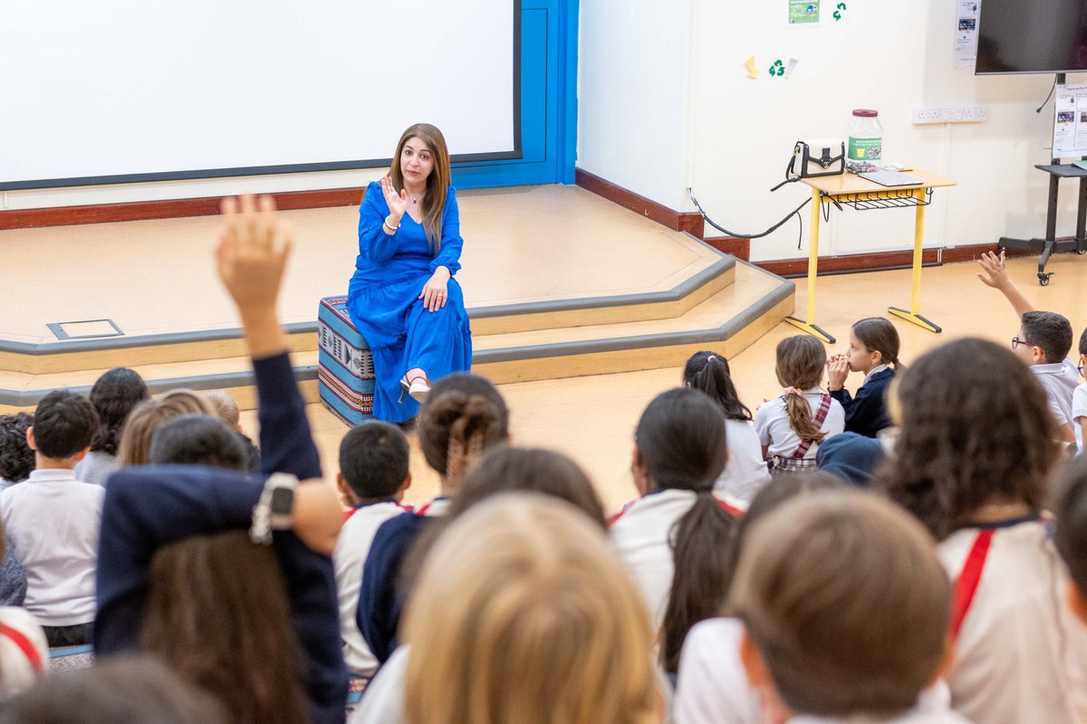 sekqatar's tweet image. Exciting times during Book Week 2024 as we welcomed author Ghada Kofa! Upper PYP students had a blast with her interactive storytelling session. Let's keep the reading spirit alive! #BookWeek #AuthorVisit #InteractiveStorytelling🌟