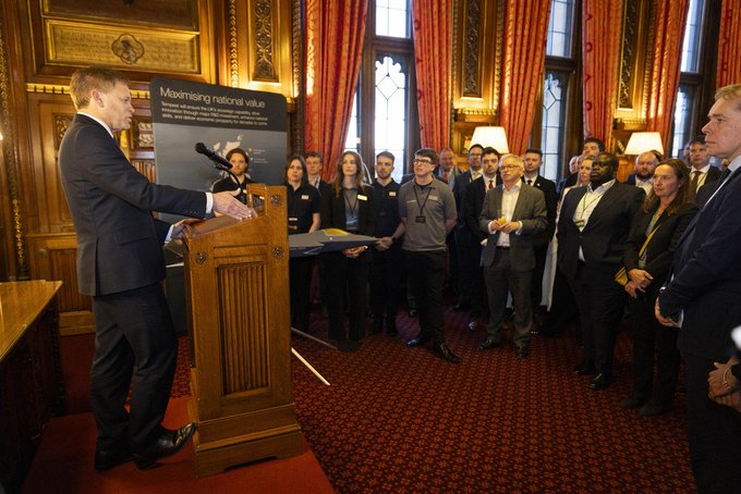 Alongside @‌TeamTempestUK partners, we were delighted to host parliamentarians and industry colleagues at a recent reception and showcase how Tempest continues to invest in the UK's sovereign combat air capability.  Find out more: ow.ly/GWu250RqvAT