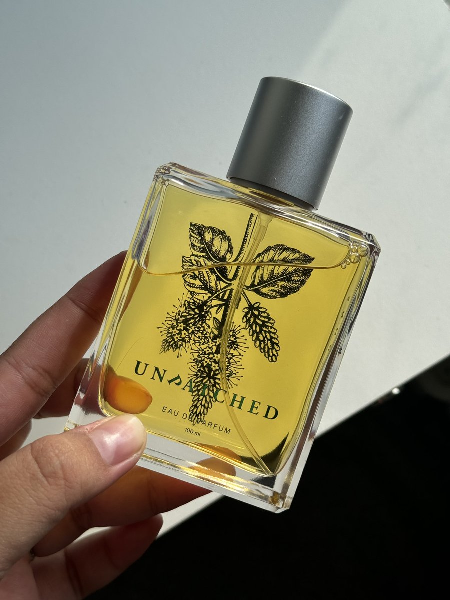 “mau parfum yang AWET SUPER DUPER AWEETTTTT PLS PLS” unpatched! menurutku ini best release parfumnya hmns, karena SPLnya gila 🫠 funfact ini dari limbah sampah patchouli & wanginya lebih ke sweet-smokey! ENAK.