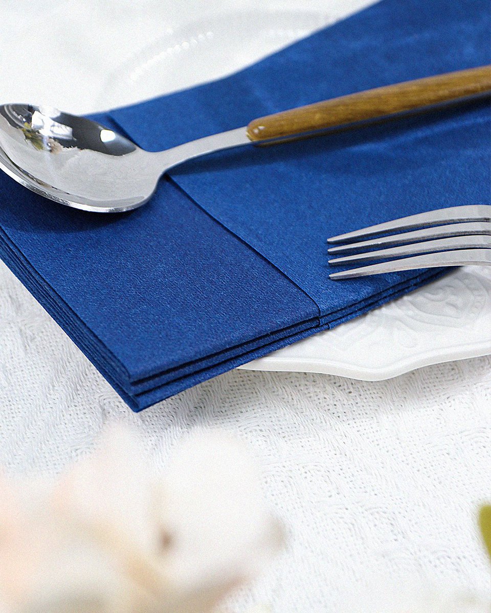 For tablescapes that balance understated chic with an inviting warmth, rely on our Navy Napkins.💙 Their linen-like paper weave lends both refinement and comfort.✨ ------------------------------ #TableDecor #NapkinStyling #PartyPrepTips #DinnerPartyReady #linentouch #linenlove