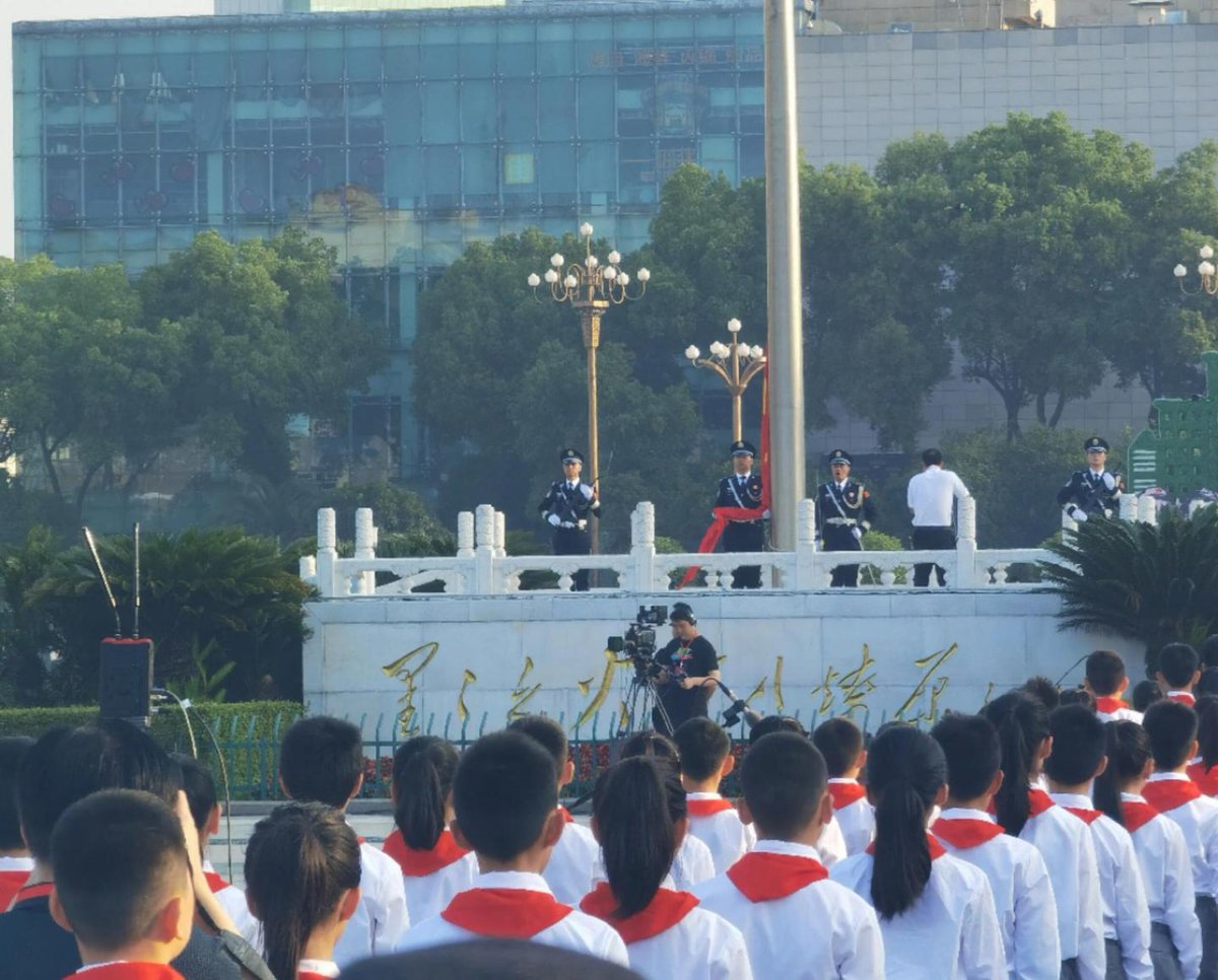 In the early morning of May 1st, Nanchang will hold the 'Carry Forward the Patriotic Spirit, Embark on a New Journey' flag-raising ceremony at Bayi Square.💖💖