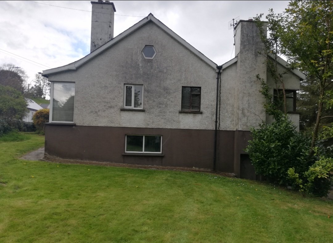 Exciting news to announce today. The purchase of Breffni Villa has been completed. LAC have a clubhouse once again. Its a substantial building which has huge potential for the club's development and for future generations of Letterkenny athletes. @DonegalLiveSpt @highlandradio