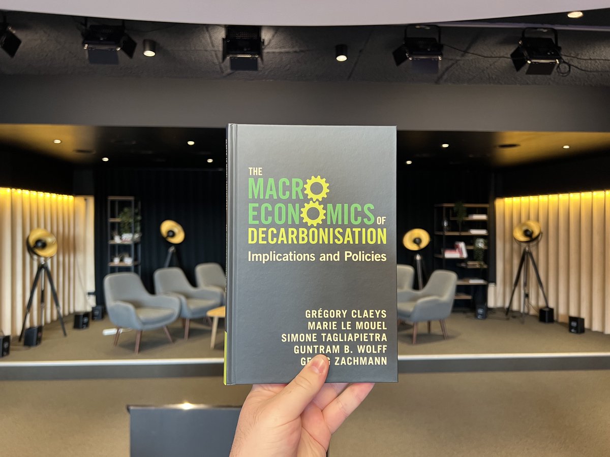 📺Live now! Tune into the launch of the @CambridgeUP book 'The Macroeconomics of Decarbonisation' w/ @rebeccawire @gregclaeys @Tagliapietra_S @LaurenceTubiana Yvon Slingenberg @EUClimateAction and @pisaniferry Questions via slido #decarbonisation bruegel.org/event/macroeco…