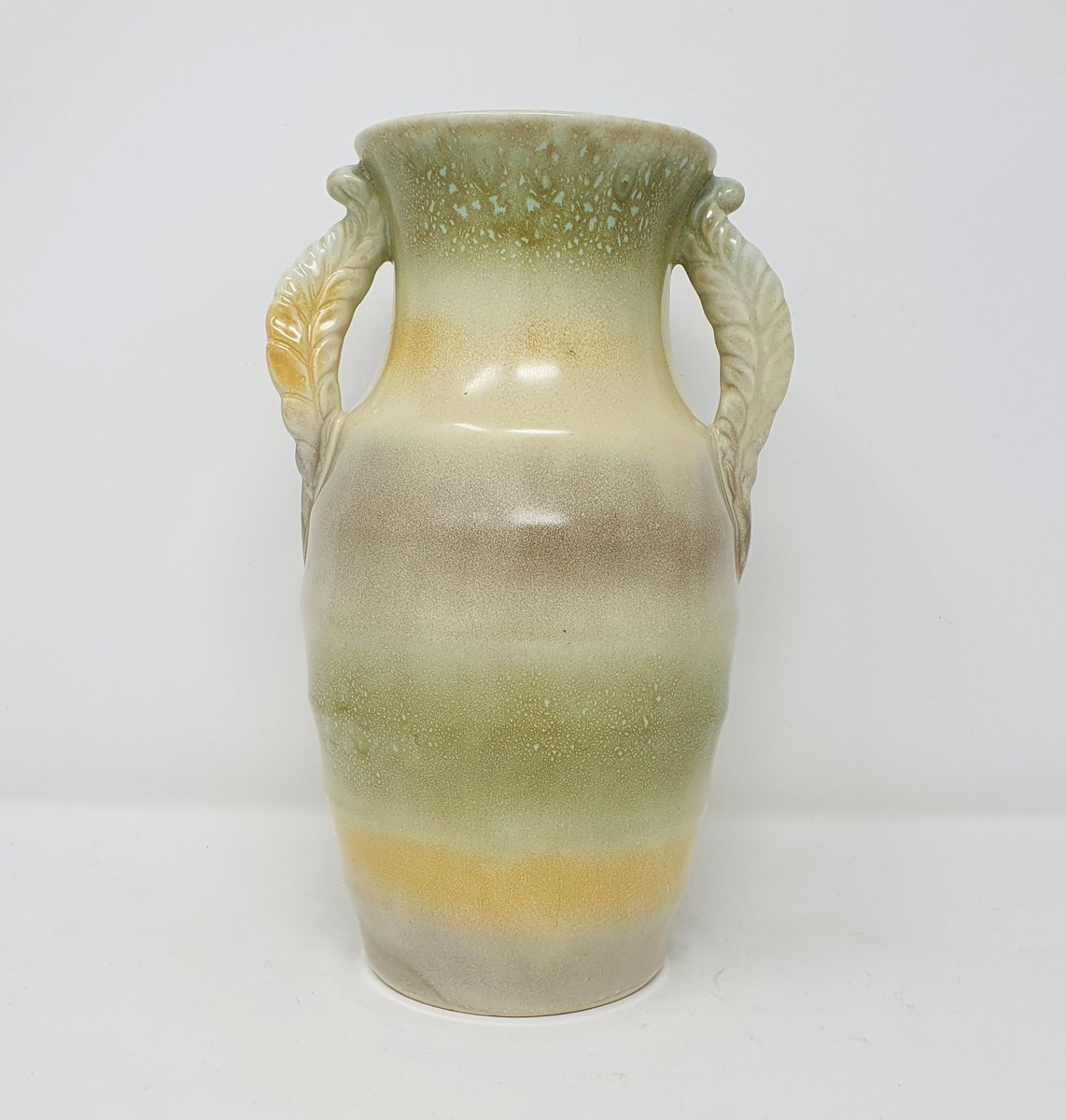 Charming #artdeco Shorter and Sons vase. £35.
 annasartdeco.com/product-page/s…

#ceramics #pottery #antiquesandvintage #antiques #decorativeantiques #vintage #antiques #1930s #artdecovase #artdecoceramics #artdecoceramics #artdecopottery #vintageceramics #vintagepottery