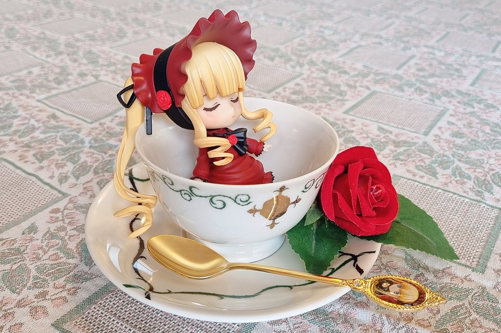 Sweet dreams are made of tea❤️

#ローゼンメイデン #真紅