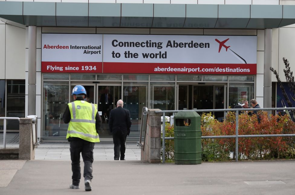 UPDATE: @BBCNorthEast understands plans for a £7 departure charge for Aberdeen Airport taxis have been put on hold. It's due to start tomorrow, but sources say it won't be implemented while talks continue. Some drivers opposed to the changes 'withdrew from service' last week.