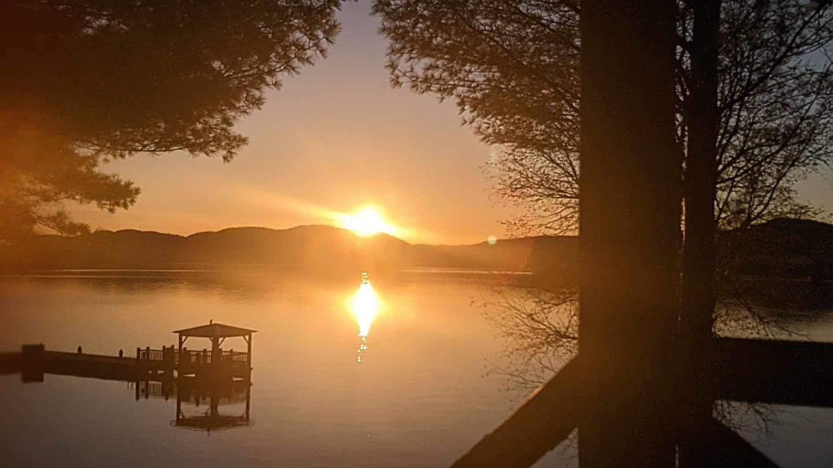 Good morning, #Adirondacks!
📷 Fourth Lake, Inlet
📍Maria Adukonis Clark with @adkmountainnews