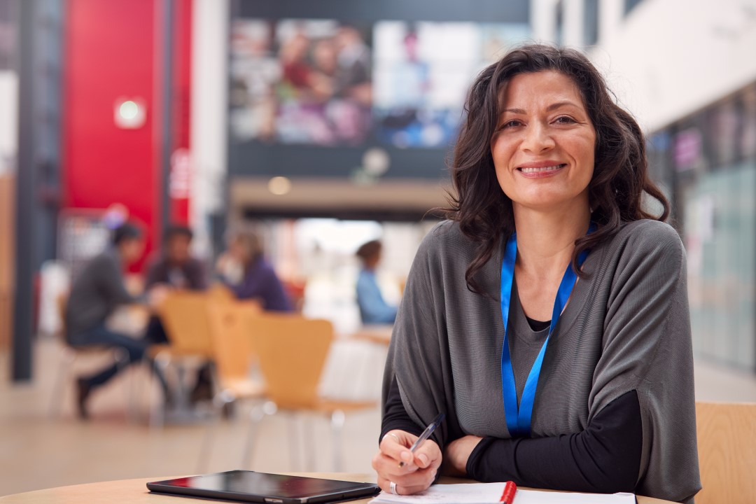 🤨Keen to get involved with Maths Hubs CPD but yet to convince your headteacher to get on board? 🚢 Our new five-minute read might help. It tells heads what’s available (for free!), how to access it, and what other heads say 🗣📢

ncetm.org.uk/features/a-hea…