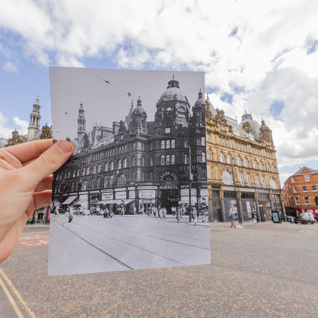 THIS IS WHAT LEEDS KIRKGATE MARKET LOOKED LIKE 70 YEARS AGO! 😮 The building itself was designed by Joseph Paxton, a talented architect who was also responsible for the magnificent Crystal Palace in London. Source: Leeds Civic Trust