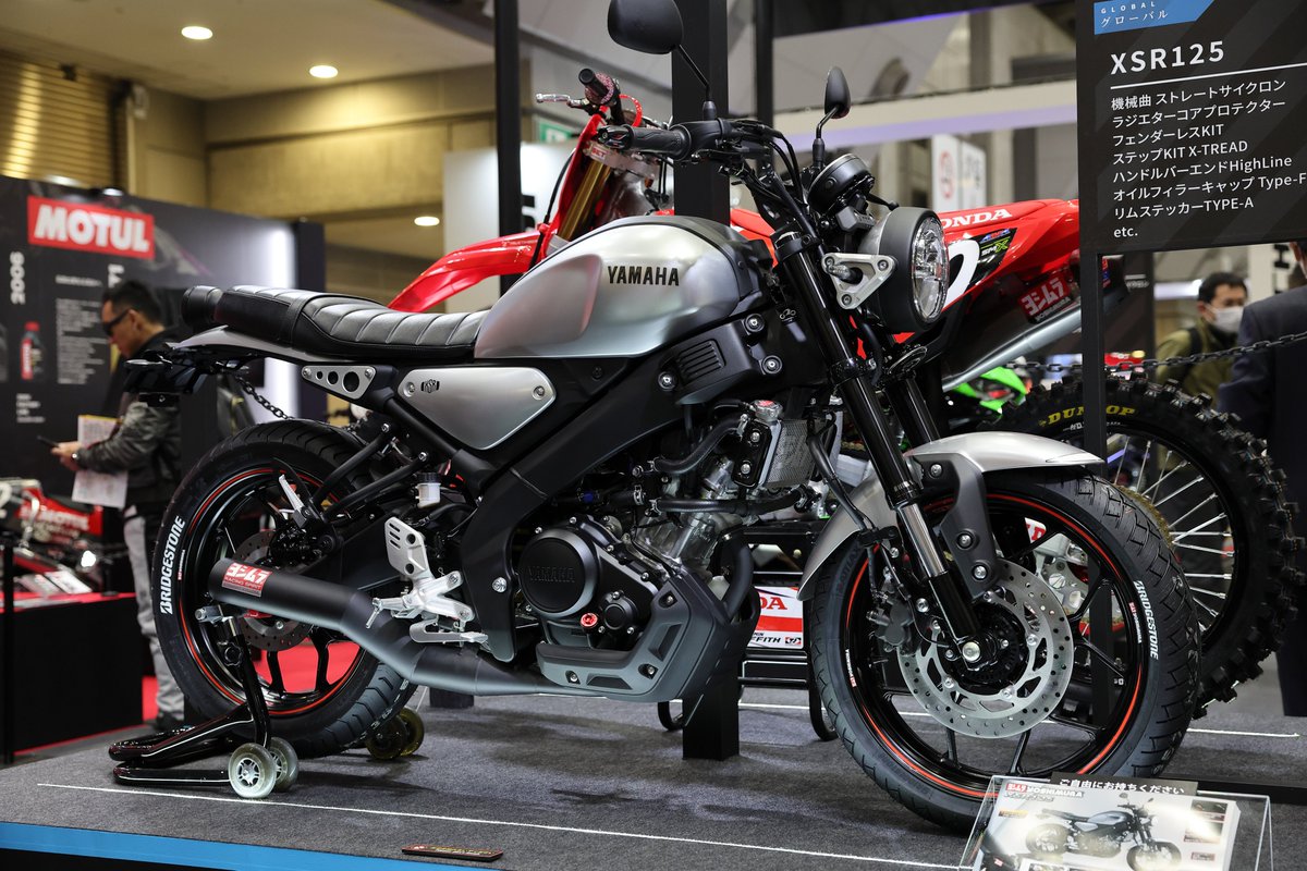 【#東京モーターサイクルショー 展示車両】 XSR125は新発売のストレートサイクロンと各種パーツを装着して展示。 yoshimura-jp.com/product?maker=… サイクルショーの時、皆様からサウンドを聞きたいというご要望を多く頂いたため、ヨシムラTVにアップしました。 youtu.be/moqpcIBhxQI #xsr125 #ヨシムラ