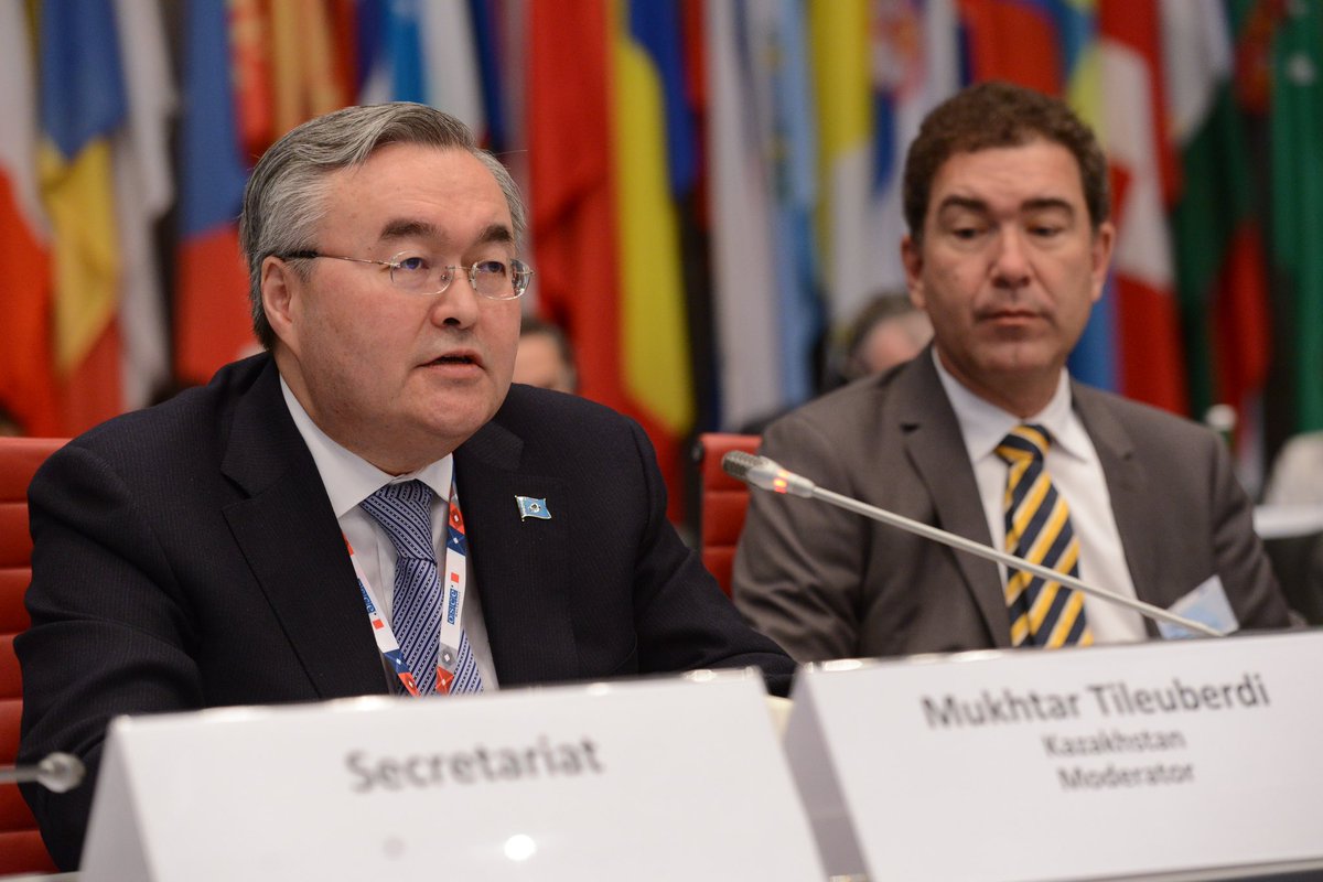 🇰🇿 Ambassador @MBTileuberdi, at the invitation of the @OSCE24MT, chaired the first session of the #OSCE Economic & Environmental Forum. Discussions centered on enhancing security through digital innovation, sustainable development & climate adaptation. 📷 Micky Kroell/OSCE