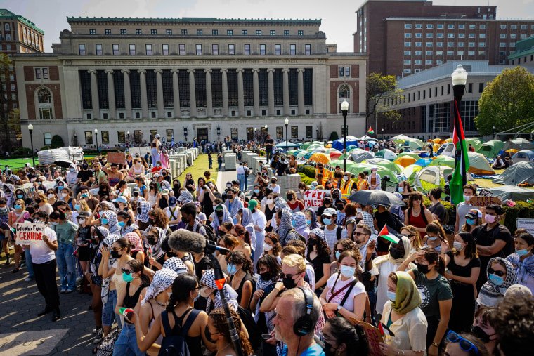 Columbia suspends protesting students; demonstrators take over university building
#ColumbiaUniversity
#protestforPalestine #USNews