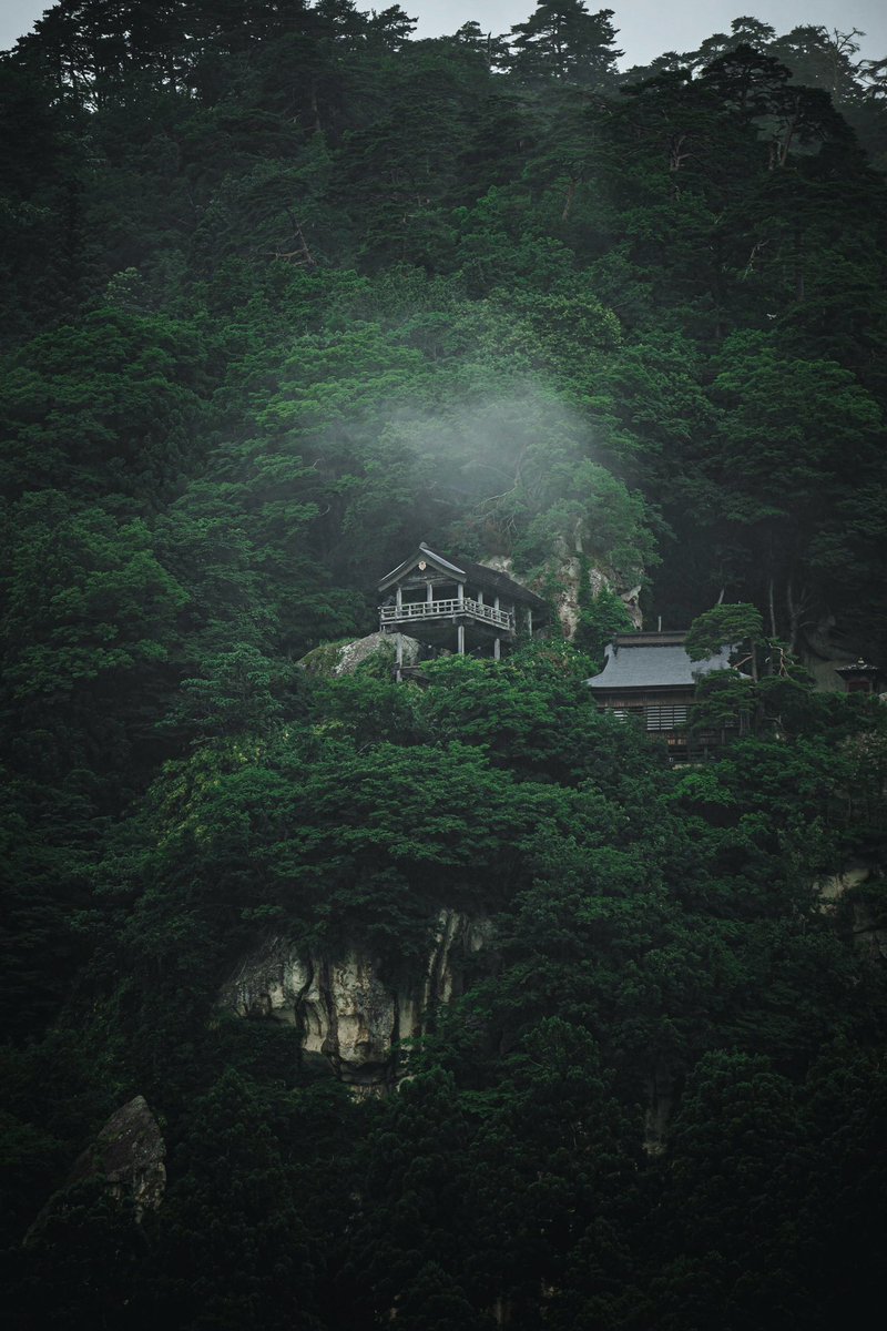 山形最強の新緑の寺