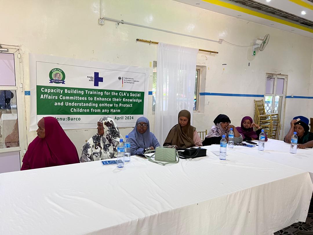 NAFIS_NETWORK's tweet image. Exciting start to a 3-day capacity building training in Burao! 20 CLAs from social affairs committees are here to level up their expertise on child protection and keep children safe. #TrainingForChange #ChildProtection @kindernothilfe #BMZ