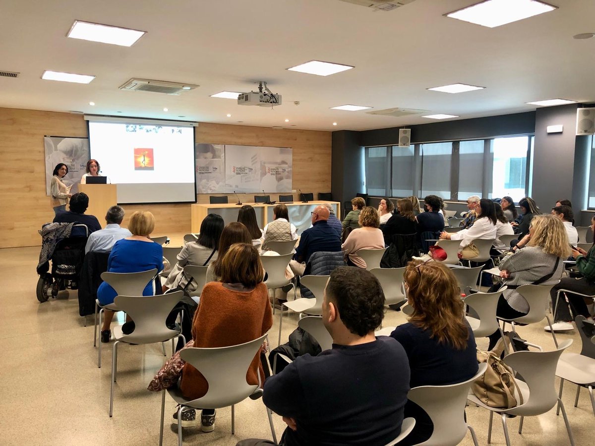 🏥El @HospitalLaFe ha acogido la I Jornada para pacientes con Hipertensión Pulmonar. 🔹La jornada ha sido un espacio para dar visibilidad a esta enfermedad. 💪Los asistentes han podido compartir experiencias y las herramientas para gestionar su enfermedad acortar.link/kQ16dB