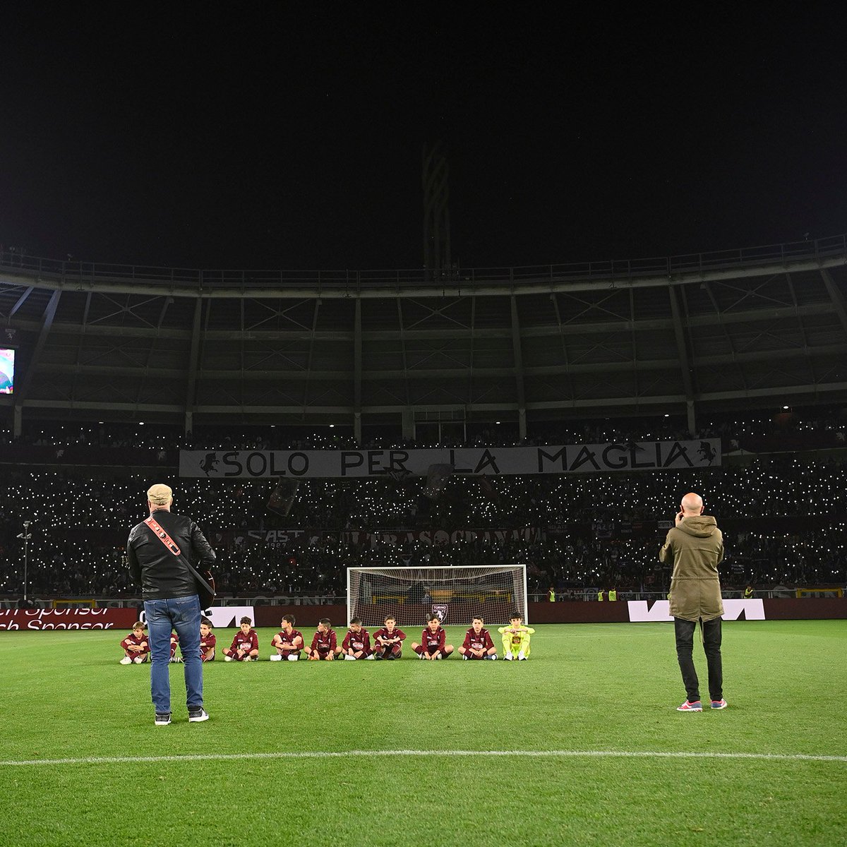 Venerdì 3 maggio, nell'intervallo di Torino-Bologna, la Sensounico Band intonerà 'Un giorno di pioggia' insieme a tutto lo Stadio per ricordare la Leggenda Granata 🎶 Durante la gara indosseremo un kit che celebrerà la storia del Grande Torino 🐂 👉 tinyurl.com/nh7mev2s