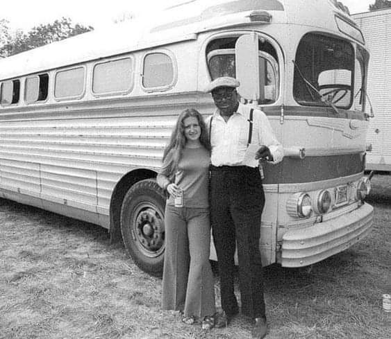 Bonnie and Albert for #TourbusTuesday @Rockstarscars #bluesnation #bluesroyalty @oakroyd