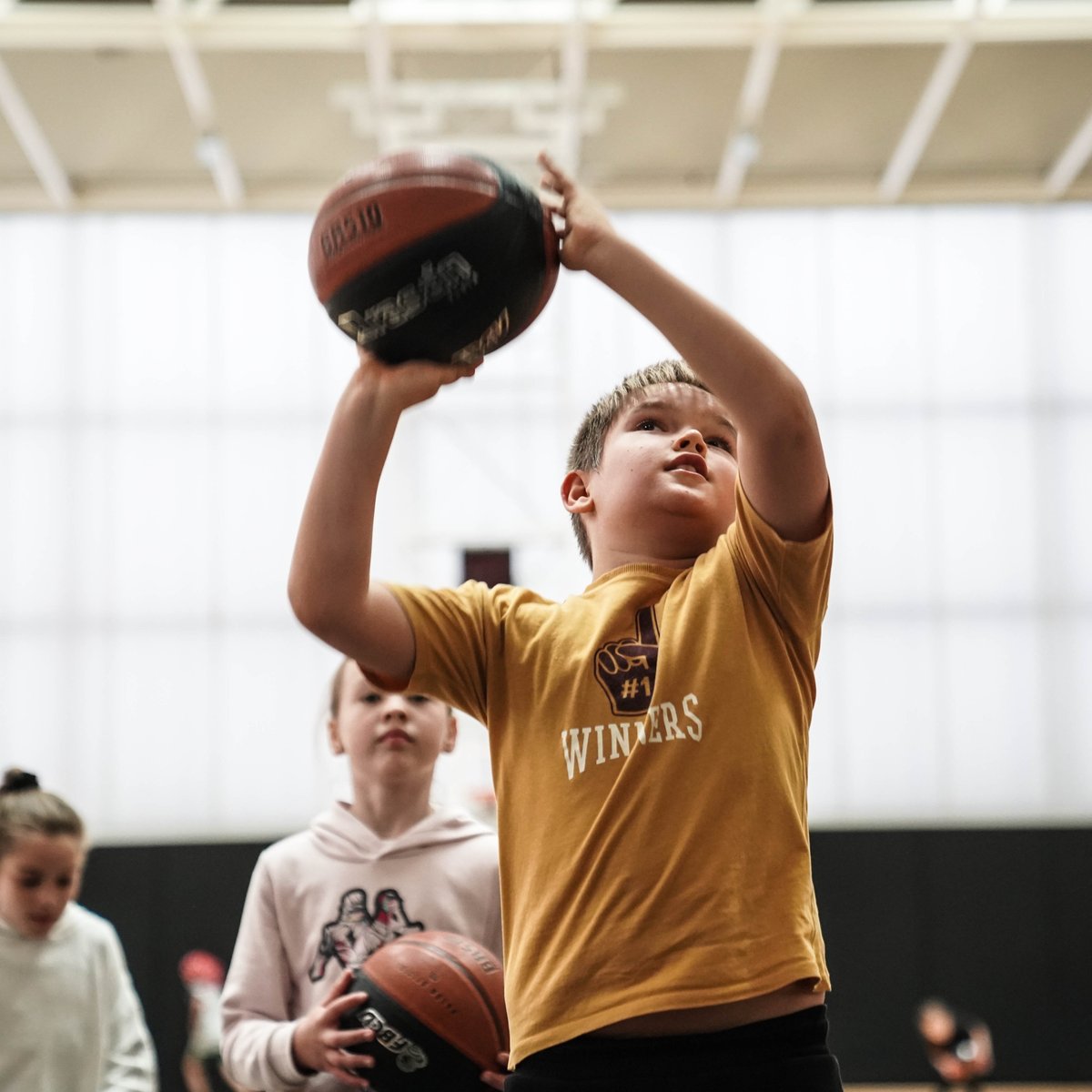 🏀 Tu Cole en L'Alqueria 🏀 ¡Visita de la semana pasada! El alumnado del CEIP Cervantes pasó una mañana fantástica en nuestras instalaciones 😁 ℹ ¿Quieres venir con tu cole a L'Alqueria? ⤵ bit.ly/3MaWKPq