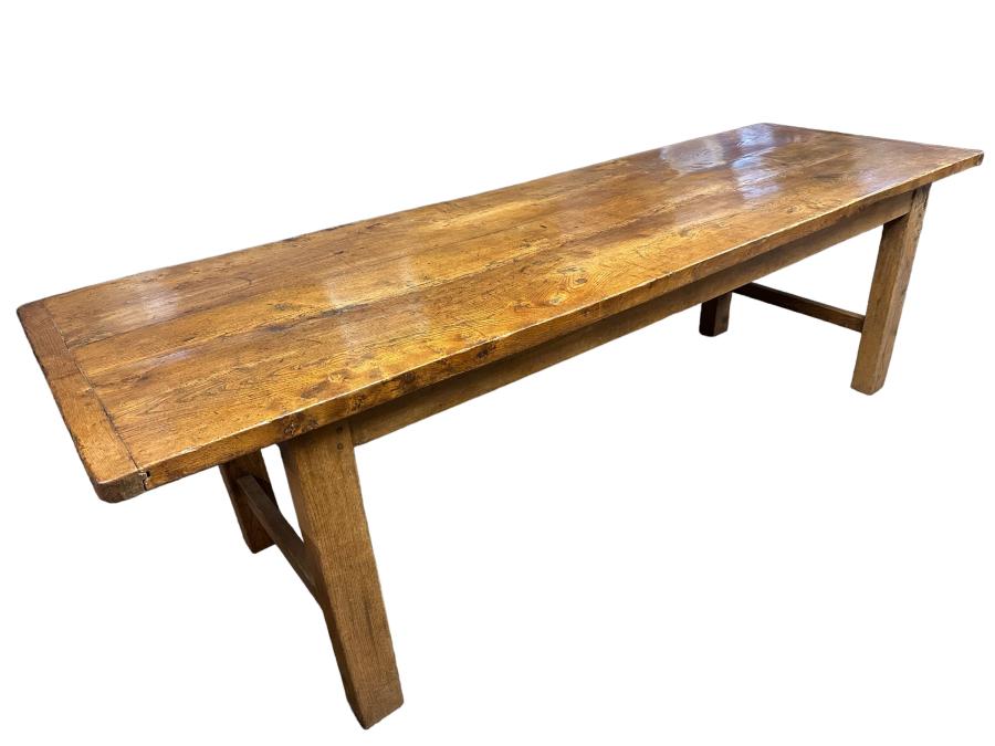 Early 19th Century Elm Farmhouse Table rb.gy/itiovp #elmfarmhousetable #antiquefarmhousetable #farmhousetable #antique #furniture