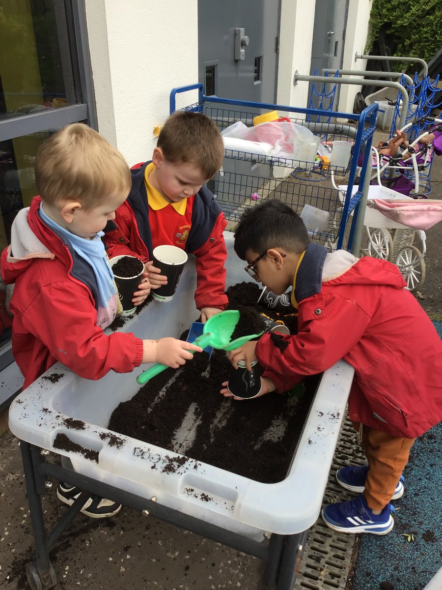 Honeywellnurs's tweet image. So busy #buildingfriendships 🥰