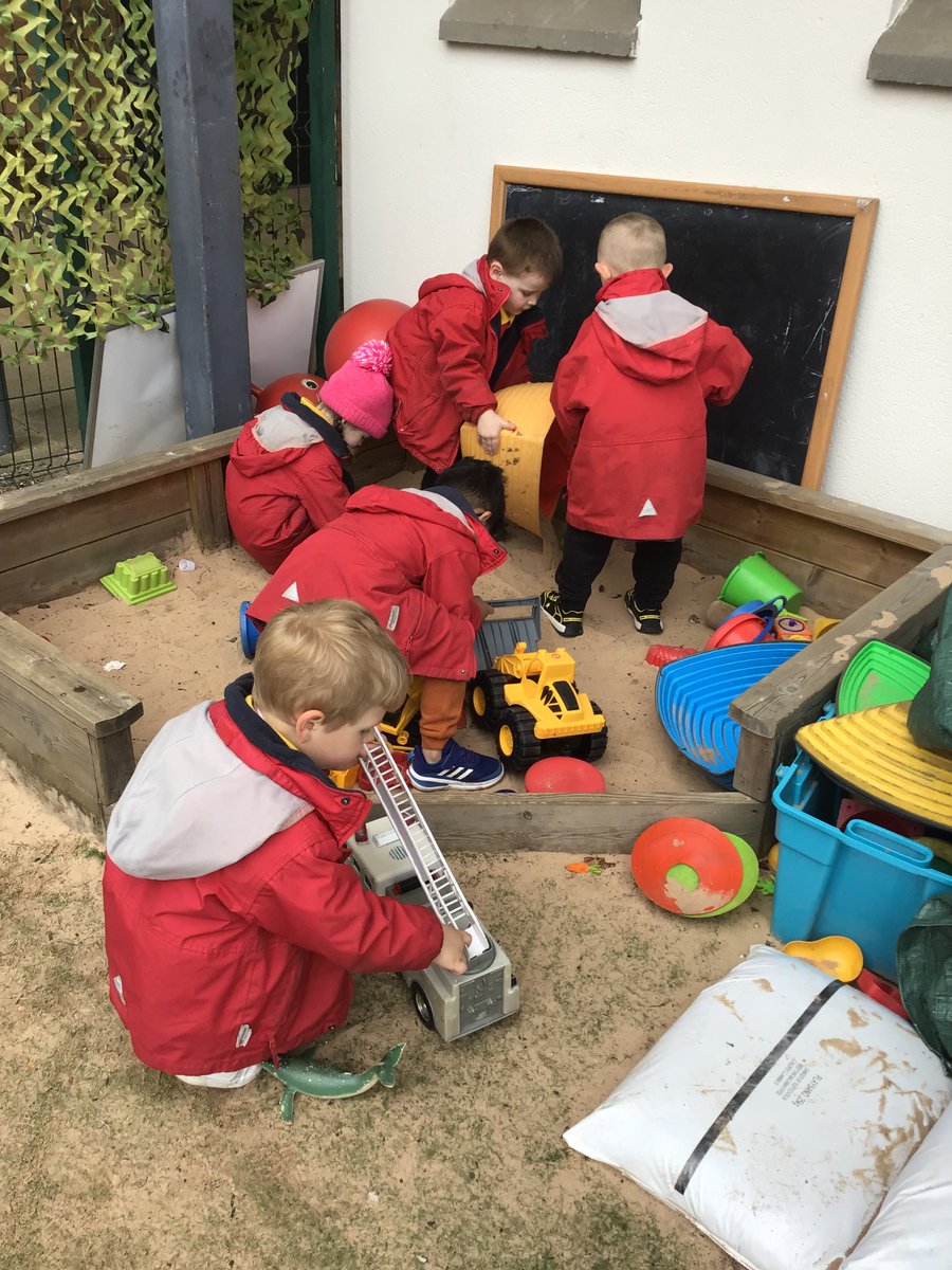Honeywellnurs's tweet image. So busy #buildingfriendships 🥰