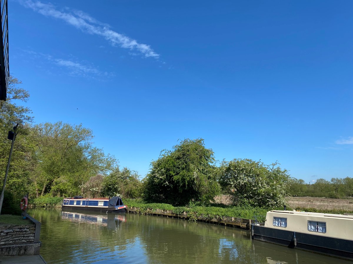 Blue skies in Harlow today! We have spaces on our SUP taster this evening, come and join us for a paddle! Tuesday from 6.00pm to 8.00pm 8 to 17 year olds - £13 Adults - £16 🏄‍♂️ow.ly/j6u250RseT4
