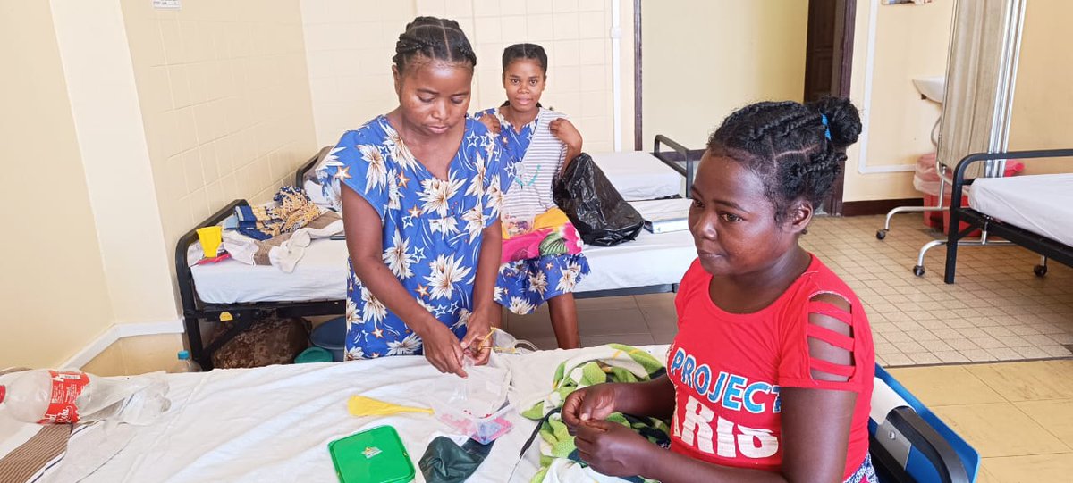 Last week our patients were learning how to make necklaces at our Fistula Care Centre in Madagascar. The process requires focus and precision, yet they thoroughly enjoyed themselves and were eagerly anticipating the beautiful end result.

#patientrehab #madagascar #endfistula