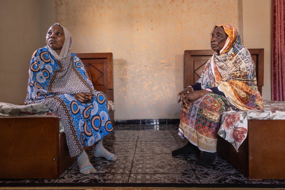 Halima, in her late 60s, sought refuge in Egypt with her daughter when the war broke out in #Sudan. > 8.6 million Sudanese have been displaced by the war, & Halima is among the 1.6 million who have been forced to seek refuge away from 🇸🇩. #KeepEyesOnSudan #SudanOneYearOn
