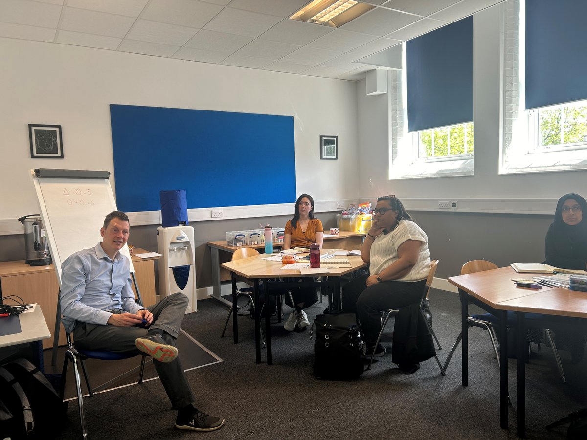 A fabulous session with <a href="/_THEpartnership/">THE Partnership</a> #year1 &amp; #year2 #teachers &amp; <a href="/gareth_metcalfe/">Gareth Metcalfe</a> deconstructing #wordproblems to help our children #reason &amp; #problemsolve ✏️📏