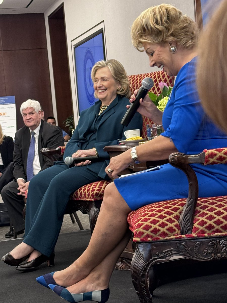 I have been named as an Inaugural President Mary Robinson Young Climate Leader 2024 @MaryRobinsonCtr thanks to my @IrishResearch  @TCDLawSchool. It was cool to get the email while listening to @HillaryClinton speak about climate change thanks to @WIPLive! #loveirishresearch